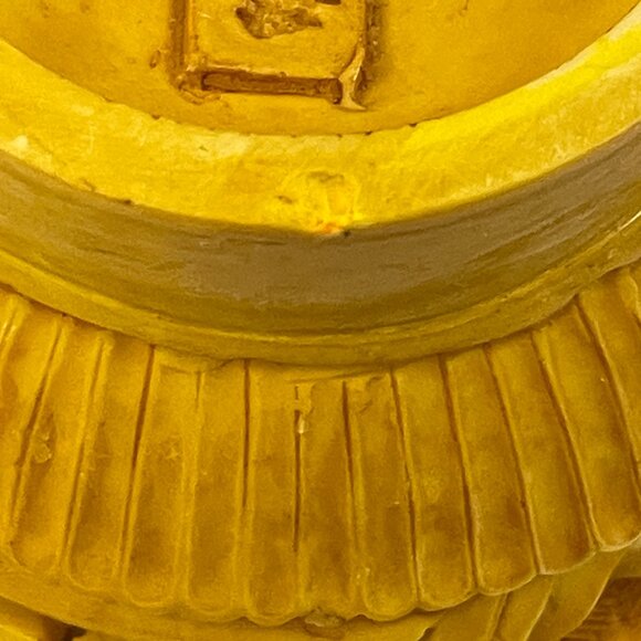 VINTAGE YELLOW Hand Carved Chinese Lidded Jar - Picture 12 of 13